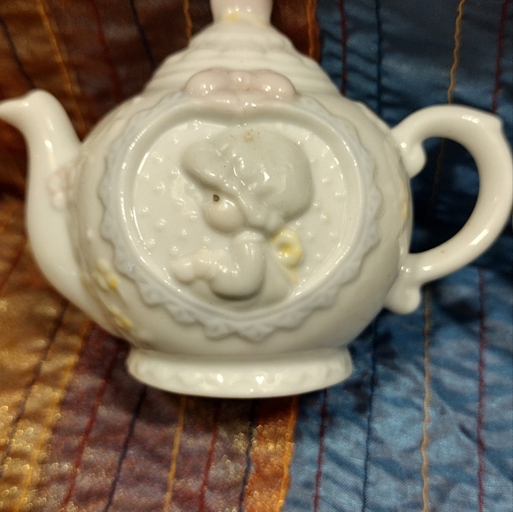 Vintage Precious Moments Salt & Pepper Shakers 1993 - Picture 4 of 6